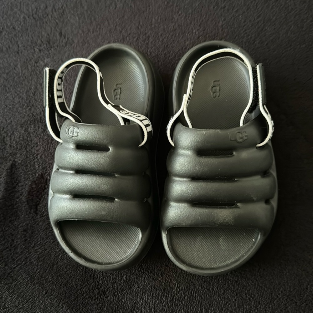 Toddler UGG sandals Size 8